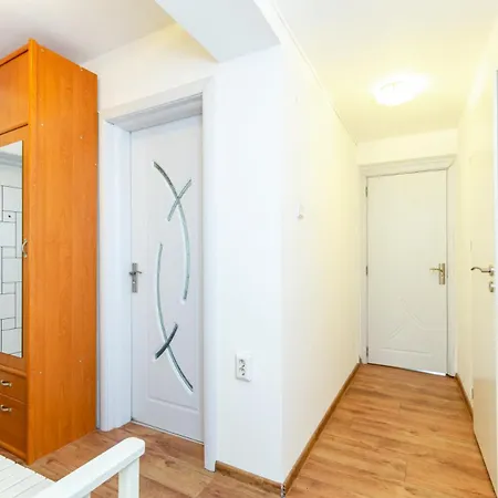 The White - Free Parking Apartment *
